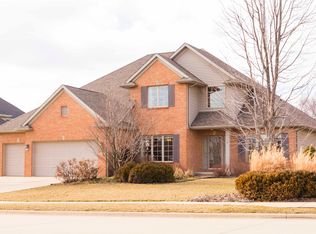 2305 Mullikin Dr, Champaign, IL 61822