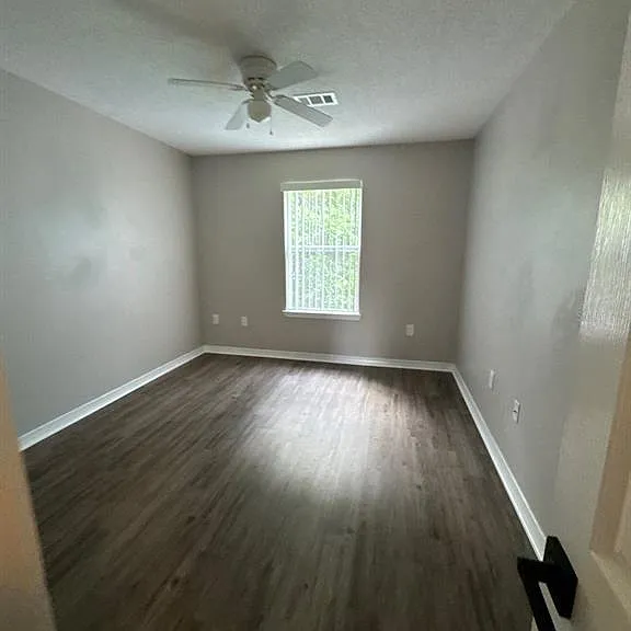 2127 Tom St #2127 — Photo 21