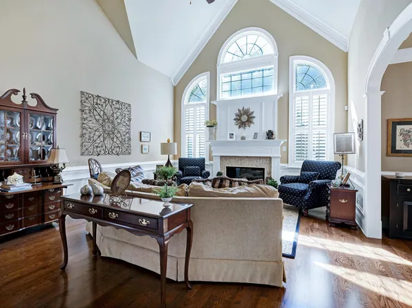 210 Sonoma Valley Dr, Cary, NC 27518