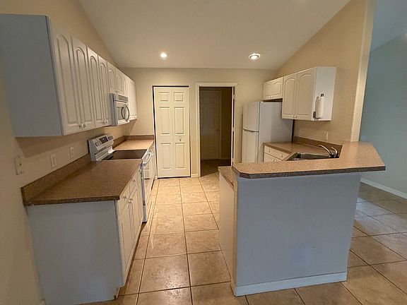 3rd image of 11106 Hotchkiss Dr #A