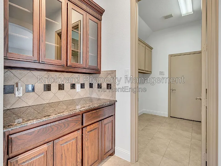 350 Pine Valley Dr — Photo 27
