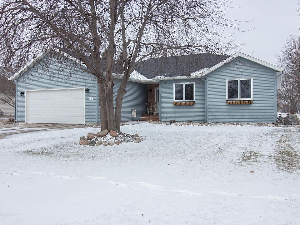 1st image of 512 Fairway Dr