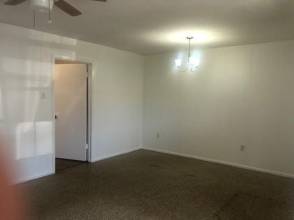 3rd image of 129 Hawkins St