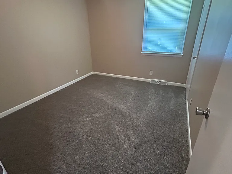 208 Dana Ct — Photo 8