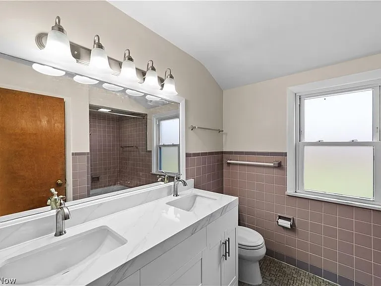 28175 Shaker Blvd — Photo 11