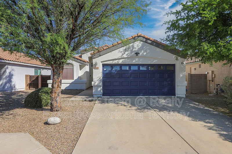 3 bed, 2.0 bath, 1412 sqft, $1,950 — Photo 2