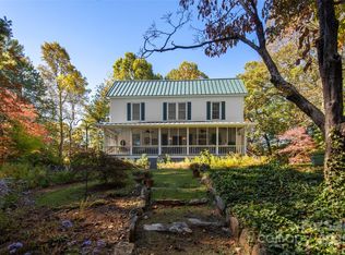 35 Towhee Ln, Saluda, NC 28773