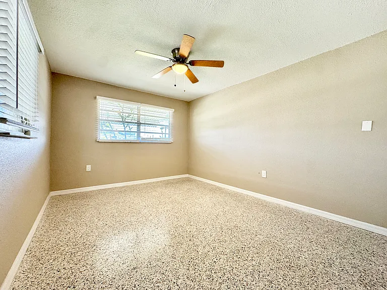 4335 Floramar Ter — Photo 34