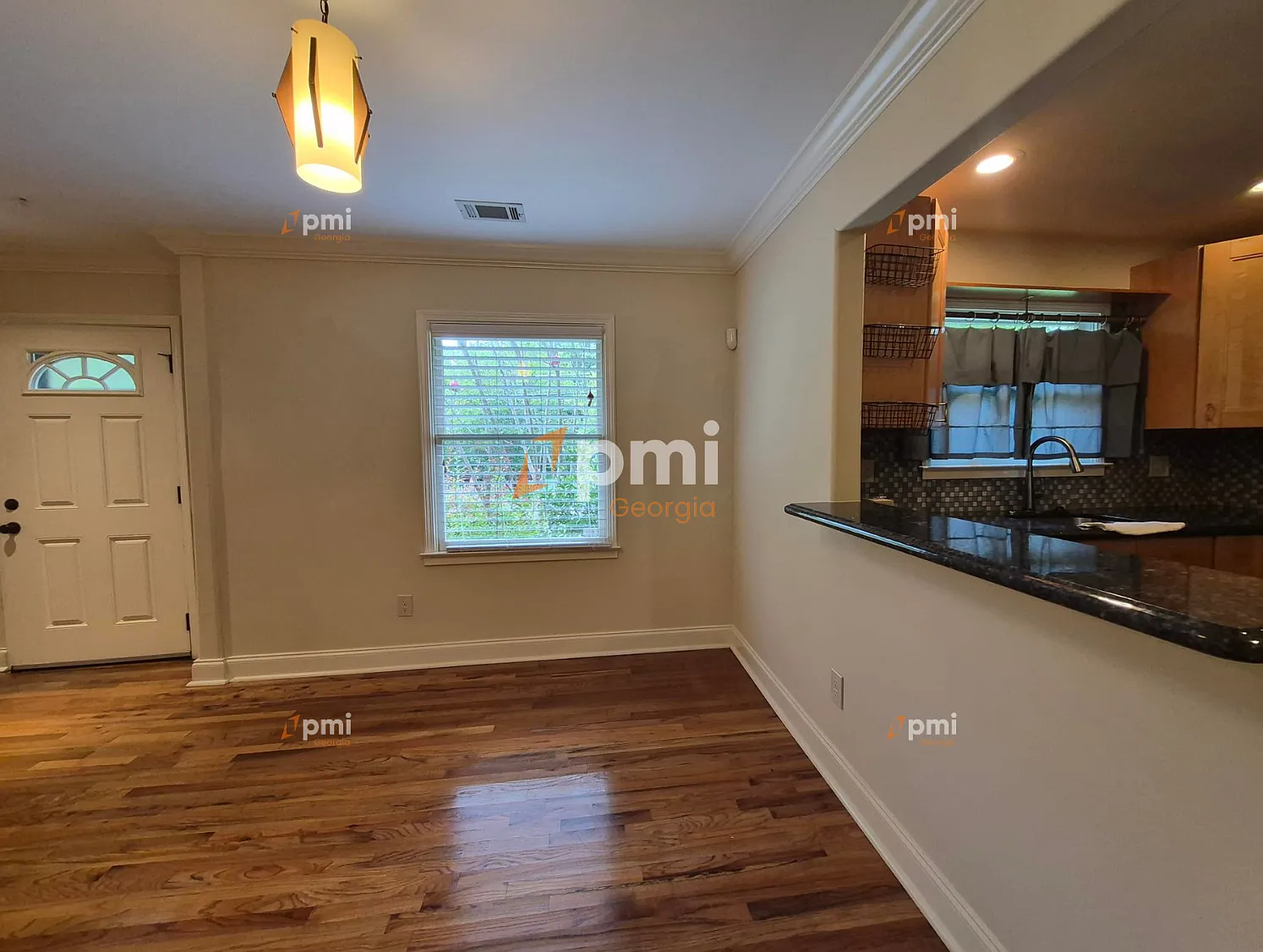 3 bed, 2.0 bath, 1350 sqft, $1,895 — Photo 3