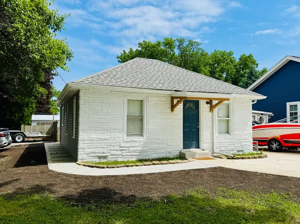 7258 W 72nd St, Bridgeview, IL 60455
