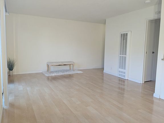 4th image of 101 Belvedere Dr APT 11