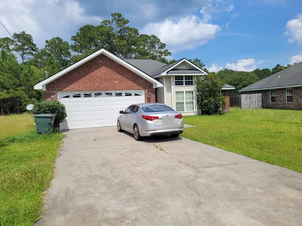 21 Idus Ln, Hinesville, GA 31313