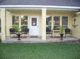 215 Cannon Oak #, Lake Jackson, TX 77566
