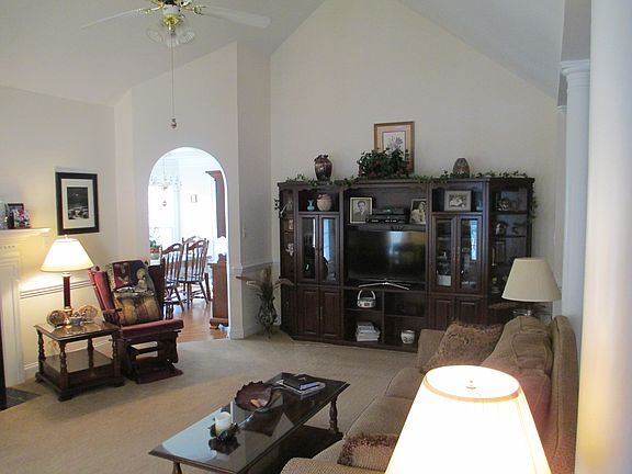 2nd image of 910 Birkdale Dr