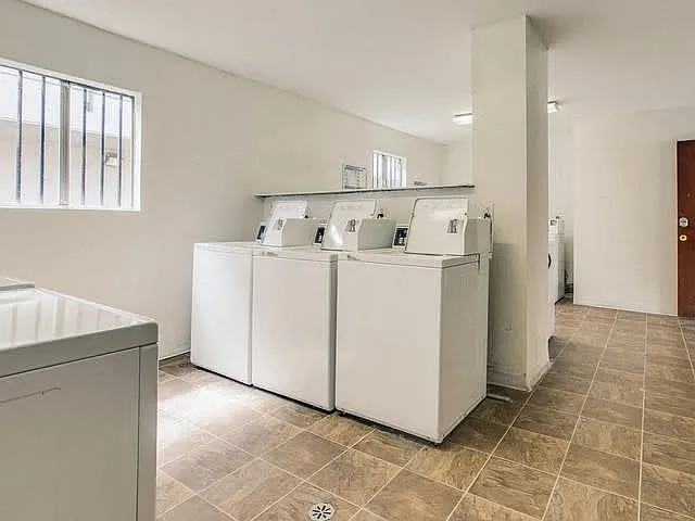 Pennwood Place laundry room