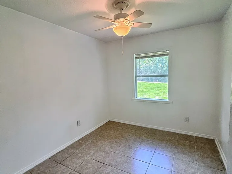 1102 Anderson Dr — Photo 6