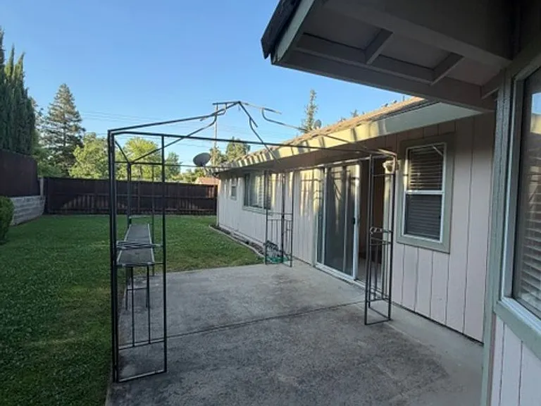 6337 Lincoln Ave — Photo 25