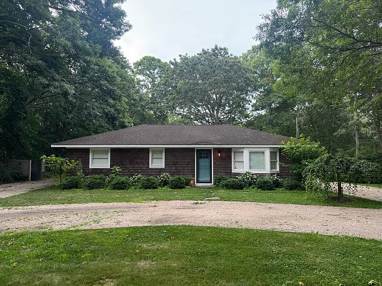 361 Wading River Rd — Photo 3