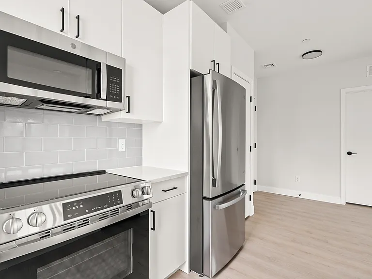 103 Cottage St — Photo 17