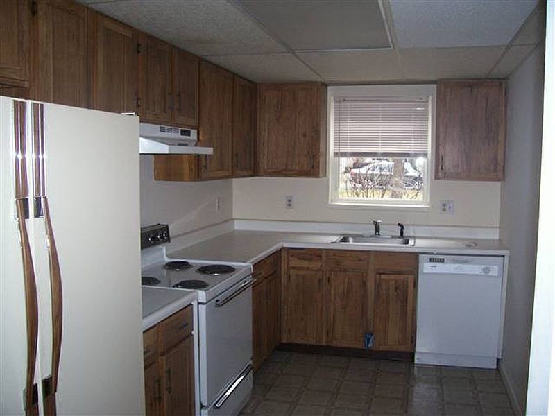 2nd image of 27 QUEENS Way