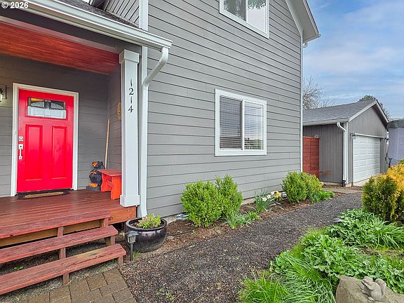 5th image of 1214 N Clark St