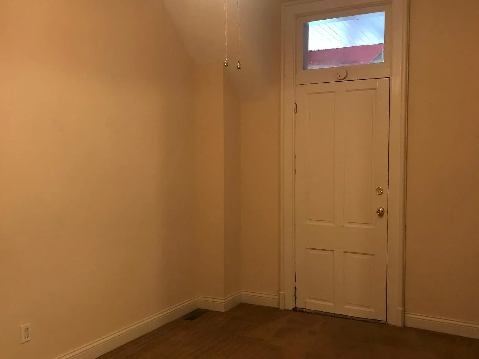 2 bed, 880 sqft, $1,300 — Photo 4
