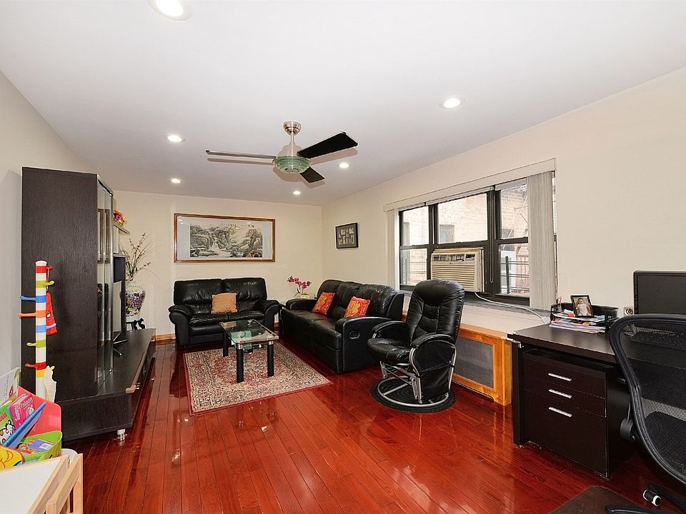 1st image of 2950 137th St #4K
