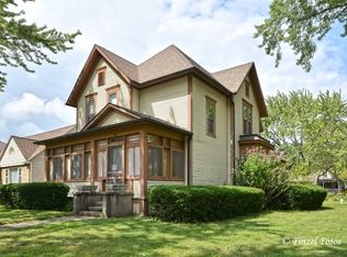 704 Geneva St, Dundee, IL 60118