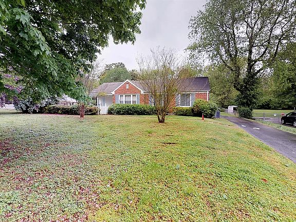 2nd image of 712 Currey Rd