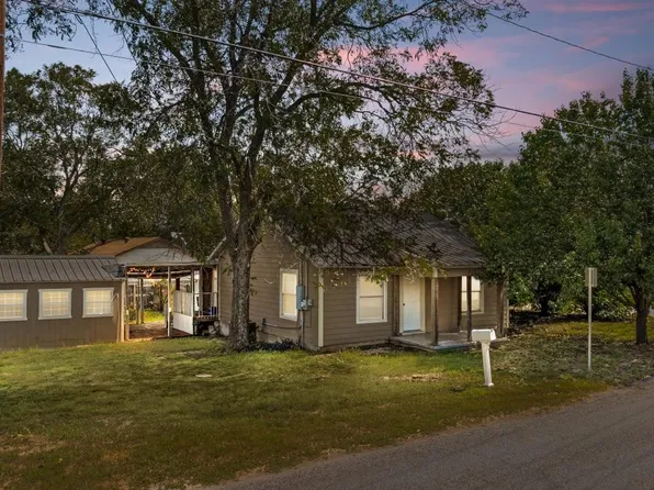 695 S Lillian St, Stephenville, TX 76401