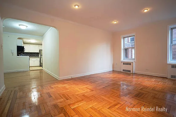 Rented by Norman Raindel, LREB | media 25