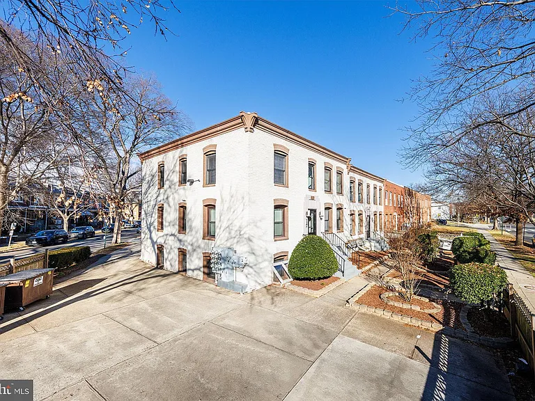 300 Oklahoma Ave NE #101 — Photo 23