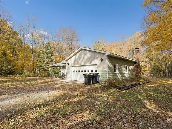 3rd image of 28289 Stanton Rd