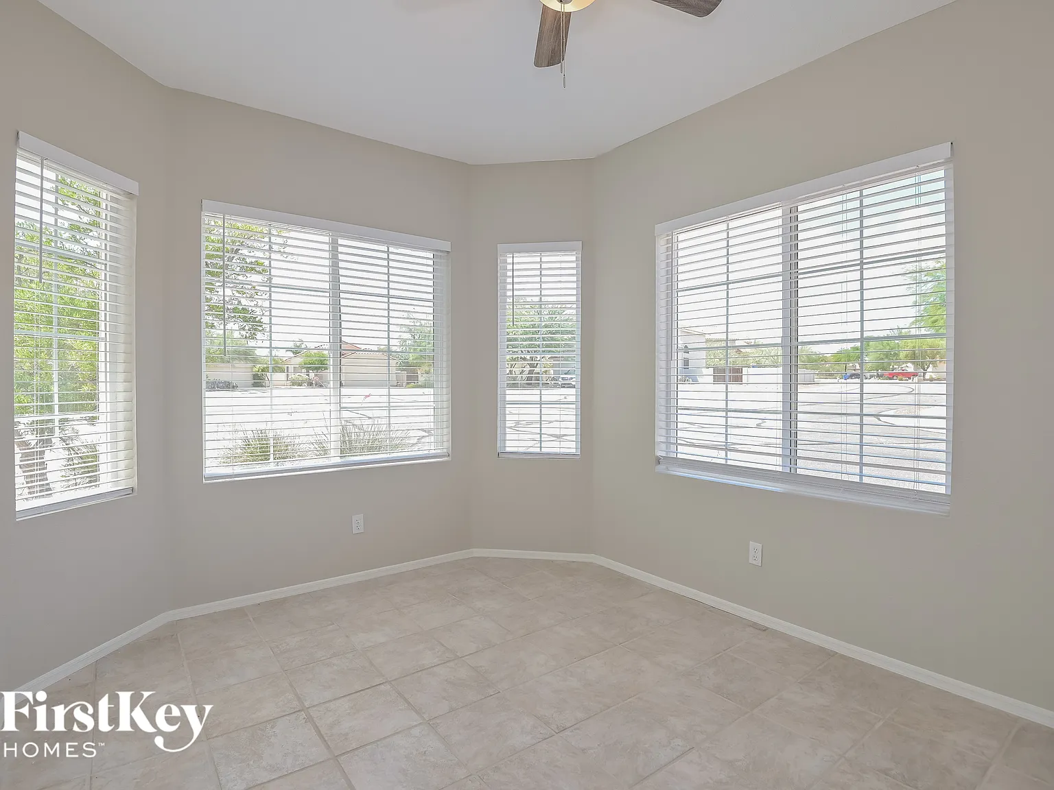 3 bed, 2.0 bath, 1524 sqft, $2,355 — Photo 4