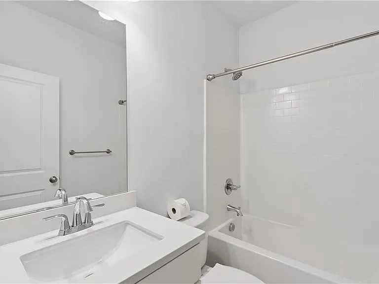 857 Constellation Dr — Photo 32