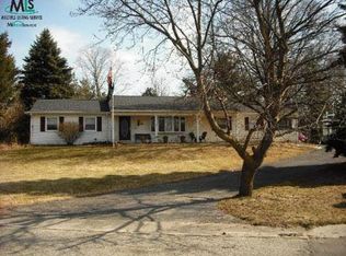 88 Coachlamp Rd, Rochester, MI 48306