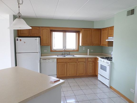 5th image of 5948 W 87th St APT 202W