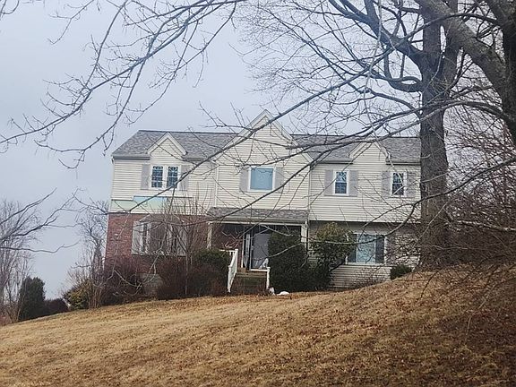 2nd image of 26 Sebastian Ct