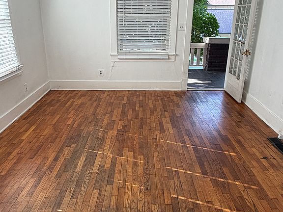 Front living room to porch