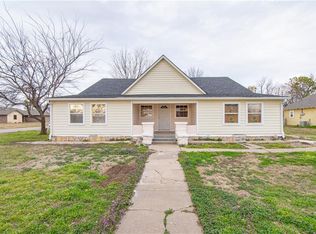202 S 6th St, Davis, OK 73030