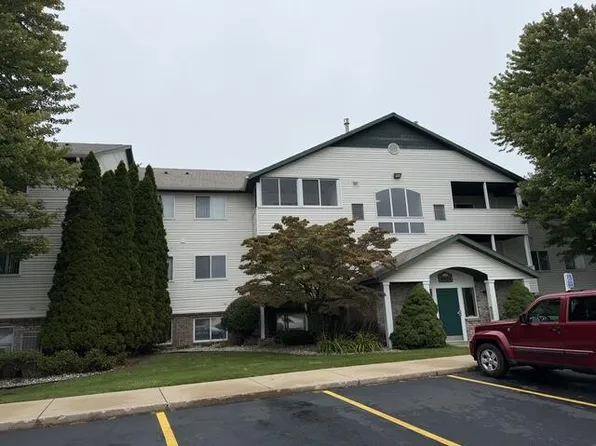 5821 Crosswinds Dr Unit 31, Norton Shores, MI 49444