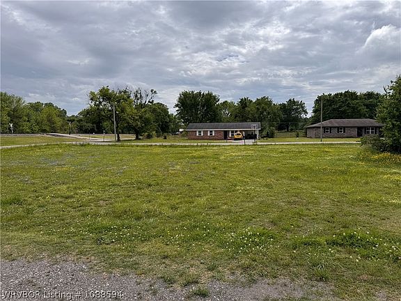 5th image of 404 Airport Rd