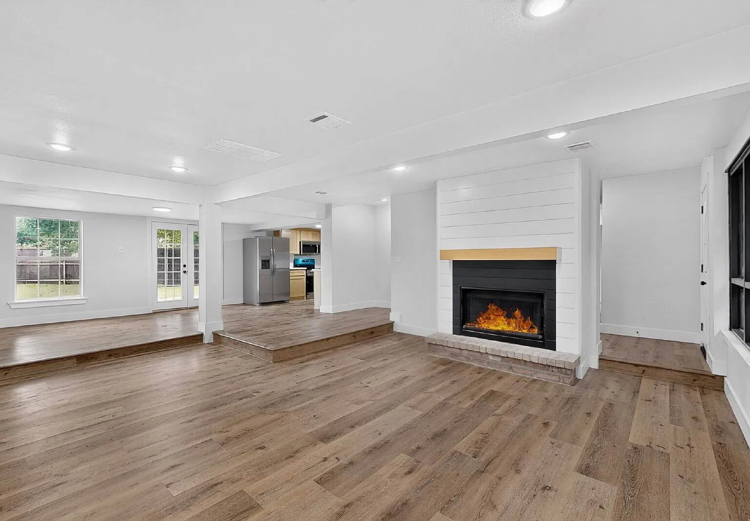 4 bed, 3.0 bath, 1808 sqft, $2,700 — Photo 4