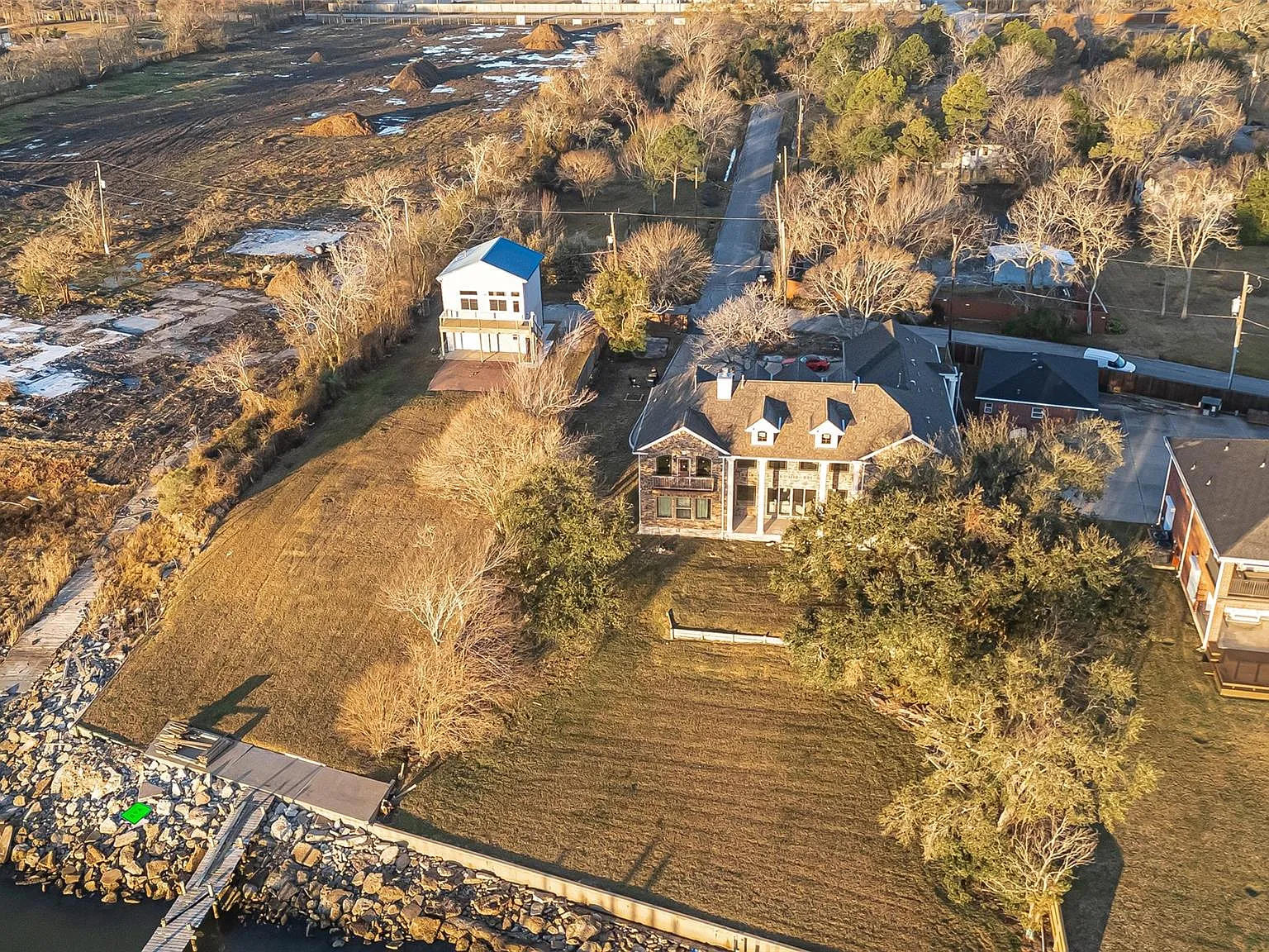 4 bed, 4.5 bath, 4654 sqft, $5,800 — Photo 4