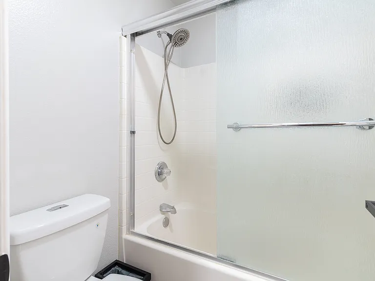 4302 Shetland Ln — Photo 27