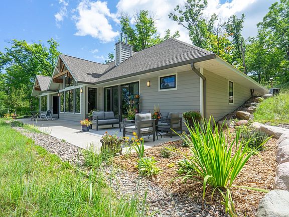 4th image of 1860 Deer Path Cir SW