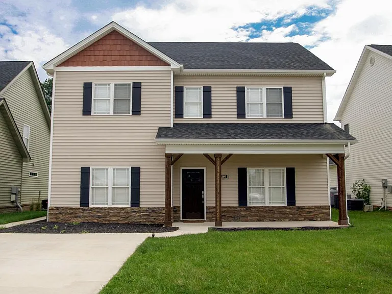 505 Capstone Dr — Photo 1