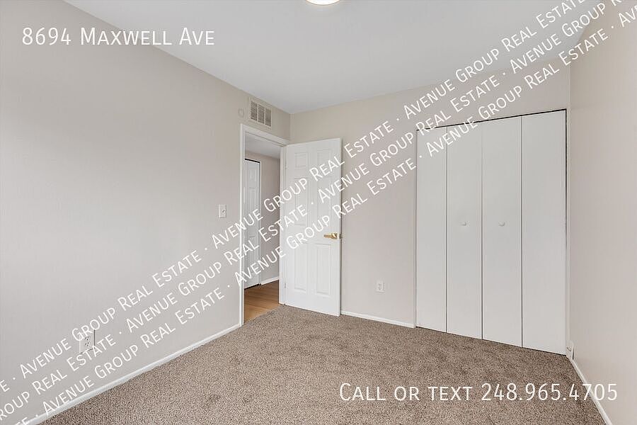 8694 Maxwell Ave, photo 14