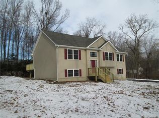 16 Twin Ponds Rd, New Windsor, NY 12553