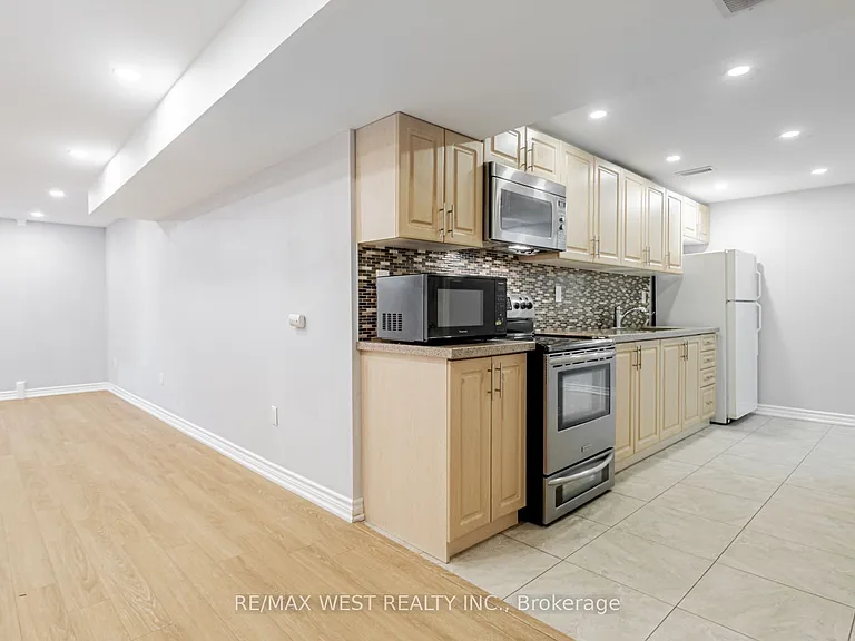 31 Clair Rd #BASEMENT — Photo 5